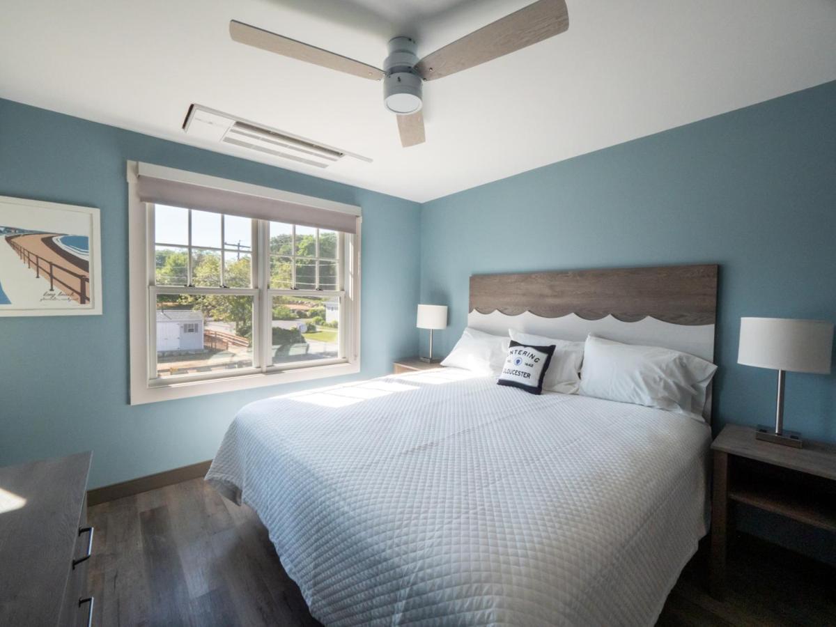 Long Beach Suites Gloucester Bagian luar foto