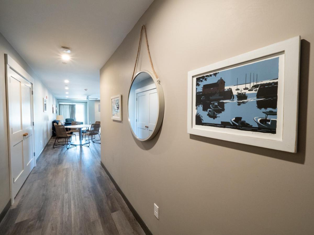 Long Beach Suites Gloucester Bagian luar foto